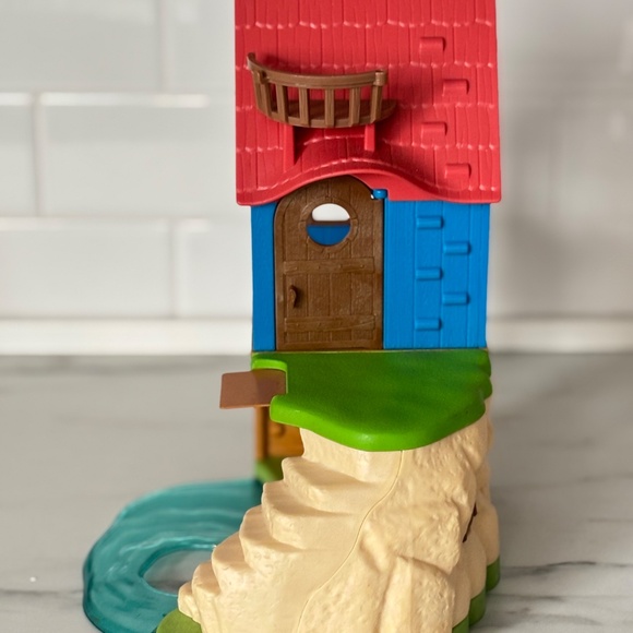 CALICO CRITTERS Secret Island Playhouse Treehouse Sylvanian Family Seaside House - Picture 5 of 14